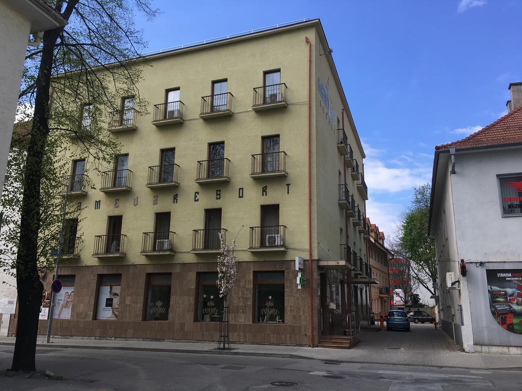 Apartman Darmon Piest'any Exteriör bild