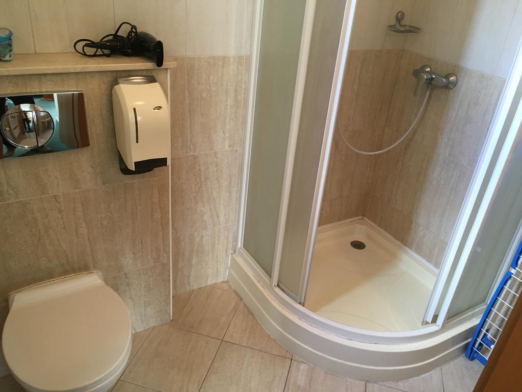 Apartman Darmon Piest'any Exteriör bild