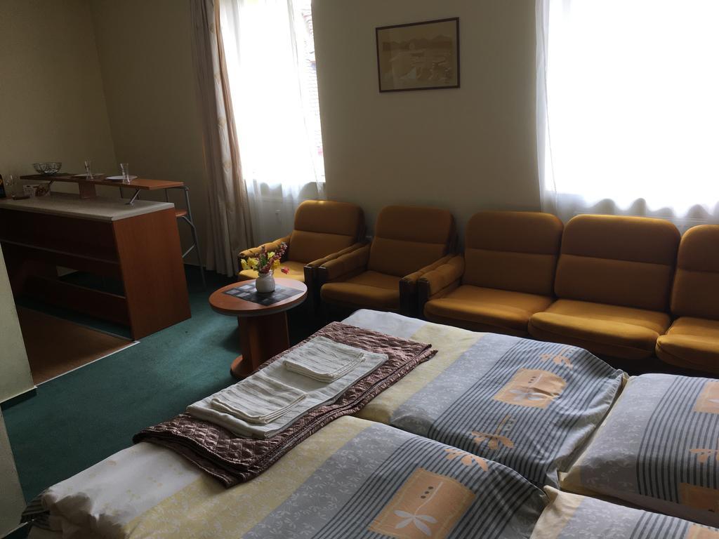 Apartman Darmon Piest'any Exteriör bild